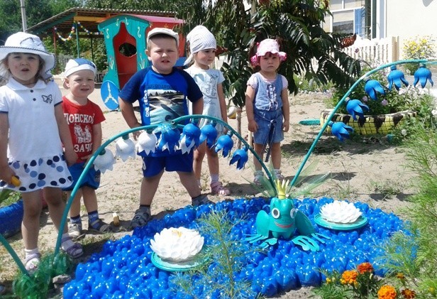 Вы сейчас просматриваете Деревенский дворик