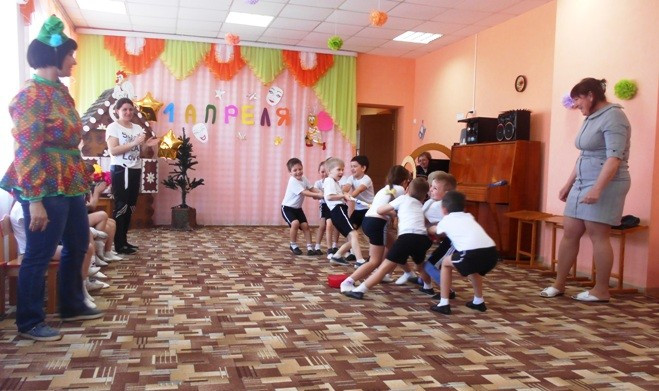 Вы сейчас просматриваете Спортивное развлечение «Веселые забавы»