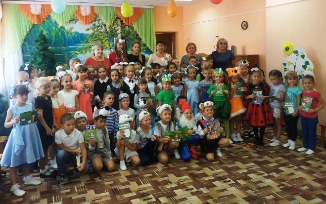 Вы сейчас просматриваете Театрализованное развлечение «Путешествие Гнома в лесу», приуроченное ко Дню добрых дел.