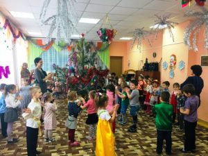 Читать далее о этой статье Развлечение «Прощание с Новогодней елочкой»