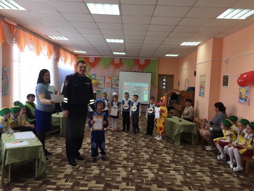 Реализация проекта «Правила дорожные знать положено»