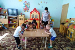 Читать далее о этой статье Экспериментирование «Воздух и вода»