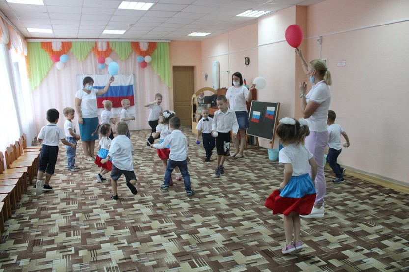 Вы сейчас просматриваете Праздник «22 августа – День государственного флага России»