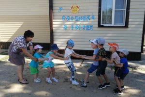 Читать далее о этой статье Развлечение «У солнышка в гостях»