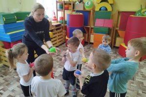 Читать далее о этой статье Занятие по физической культуре «Мяч и я  – мы друзья»