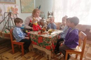 Читать далее о этой статье Интегрированное занятие «Вместе с солнышком встаем-Ефремов день встречать идем!»