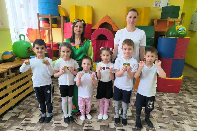Вы сейчас просматриваете Физкультурно-логопедическое развлечение «Весенний день 8 марта!»