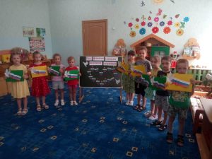 Читать далее о этой статье Спортивное развлечение «Веселые старты под флагом России»