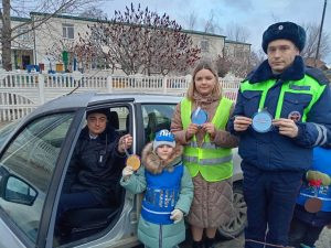 Читать далее о этой статье Участие в областной широкомасштабной акции «Зимним дорогам-безопасное движение»