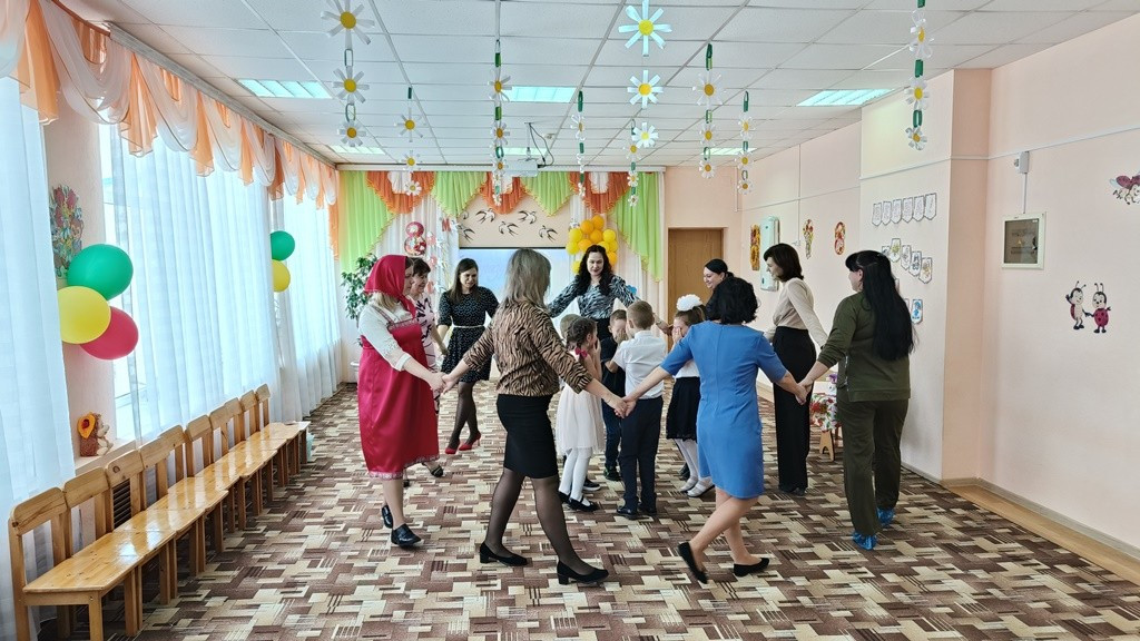 Вы сейчас просматриваете Праздник «Прекрасный день-8 Марта!» в детском саду «Тополек»