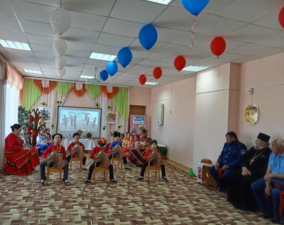 Вы сейчас просматриваете Досуг «Казачьи посиделки»