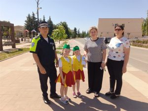 Читать далее о этой статье Социальная акция по ПДД «ЮПИД-за безопасность ради ЖИЗНИ!» в детском саду «Тополек»