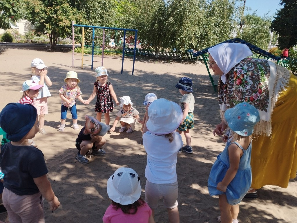 Вы сейчас просматриваете Театрализованный досуг «В гостях у Бабушки- Загадушки»