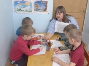 Читать далее о этой статье Подгрупповое коррекционно-развивающее занятие «Картинка настроения»