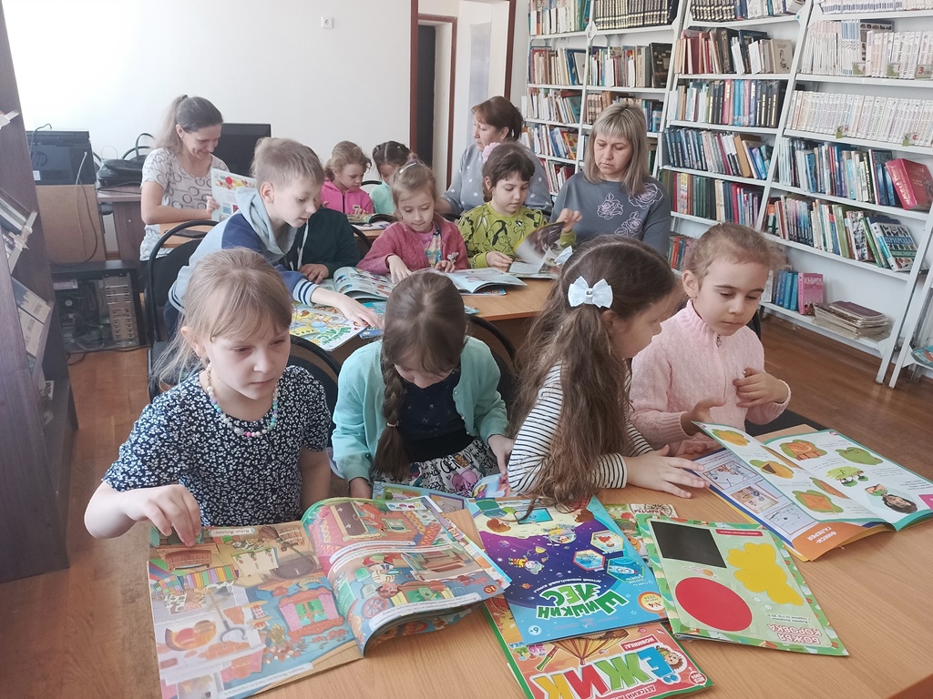 Вы сейчас просматриваете Экскурсия в районную детскую библиотеку