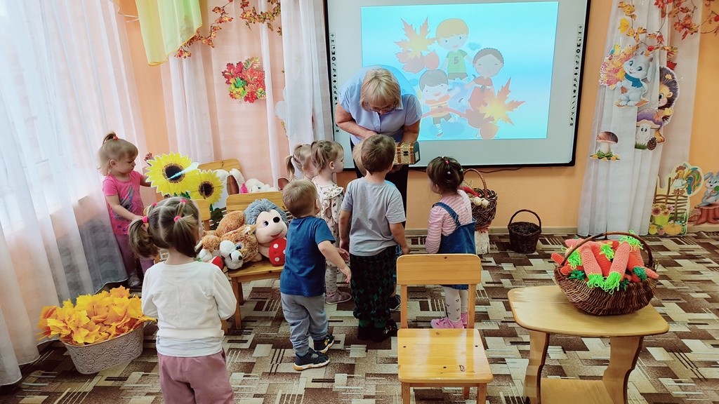 Вы сейчас просматриваете Спортивный досуг «Путешествие в осенний лес»