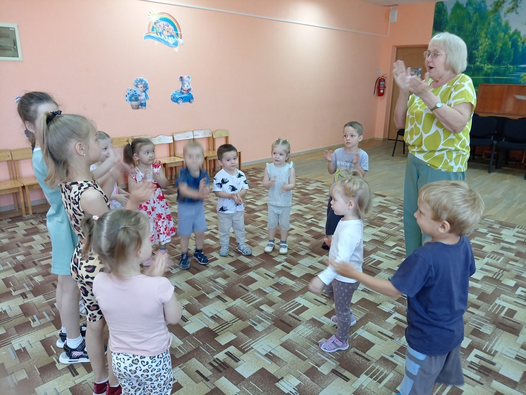 Вы сейчас просматриваете Досуг «Здравствуй, лето!»