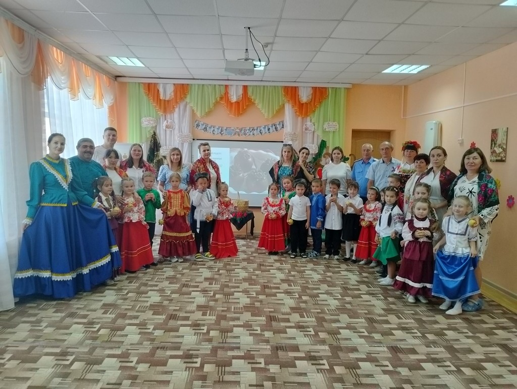 Вы сейчас просматриваете Казачий праздник «Яблочный Спас»